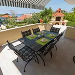 Ana Villa