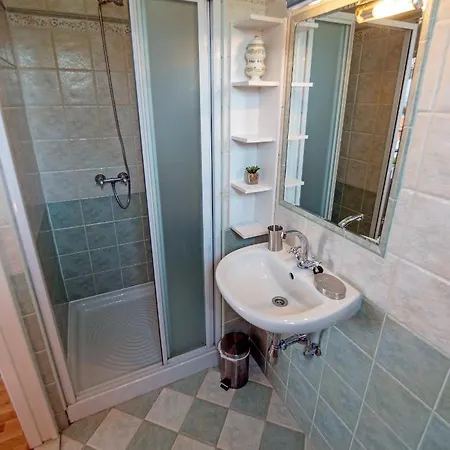 Ana Villa Barbat na Rabu